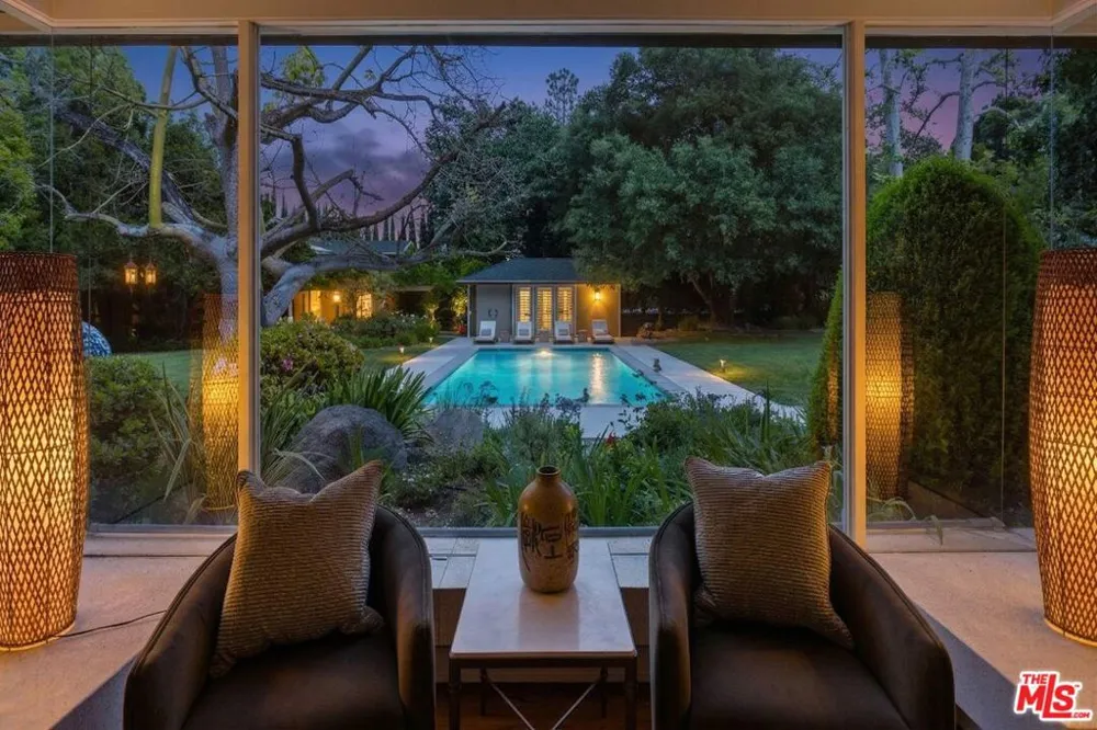 4816 Encino Avenue Encino, CA 91316