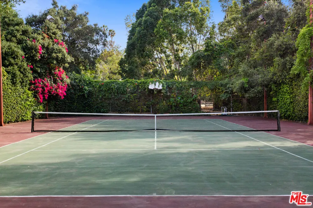 4816 Encino Avenue Encino, CA 91316