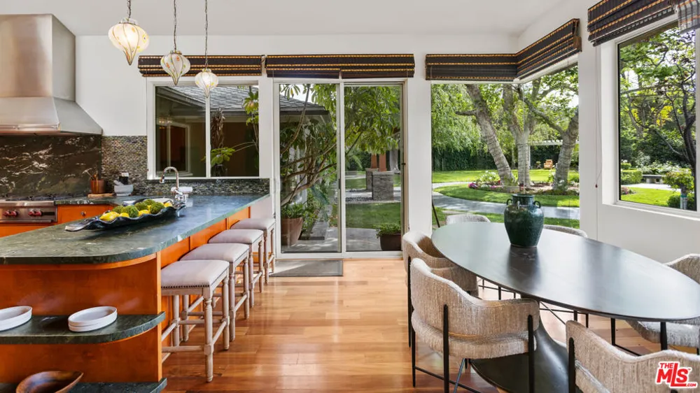 4816 Encino Avenue Encino, CA 91316