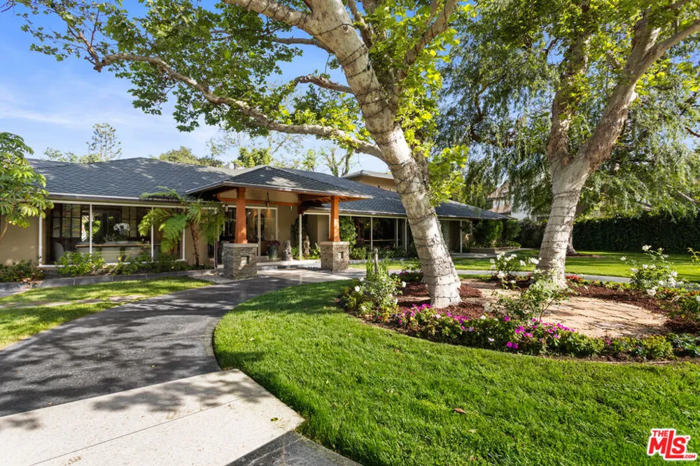 4816 Encino Avenue Encino, CA 91316