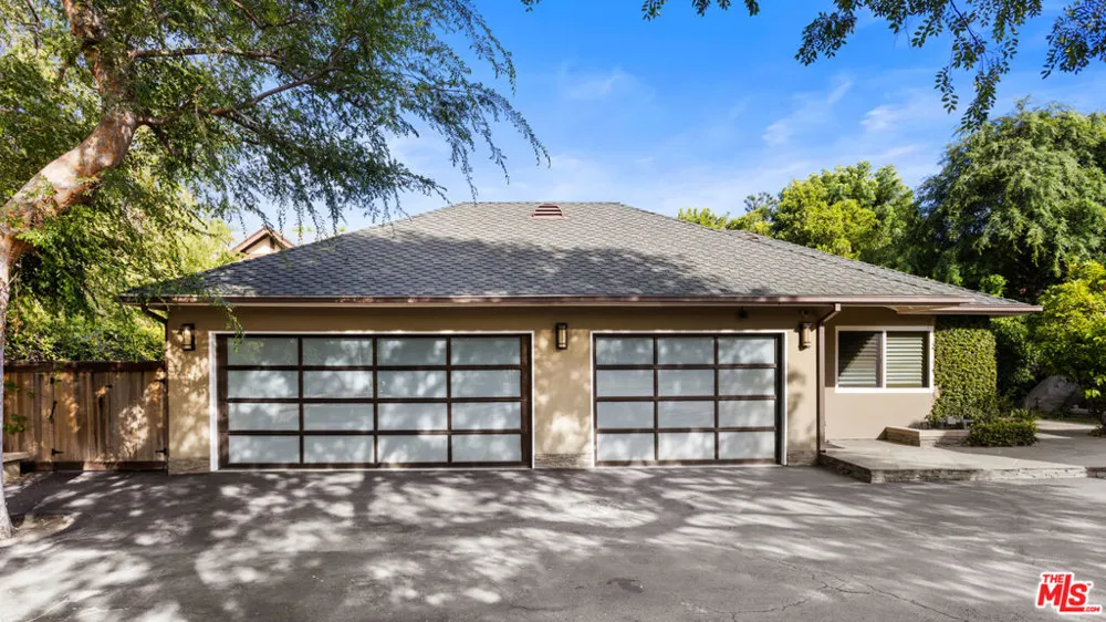 4816 Encino Avenue Encino, CA 91316