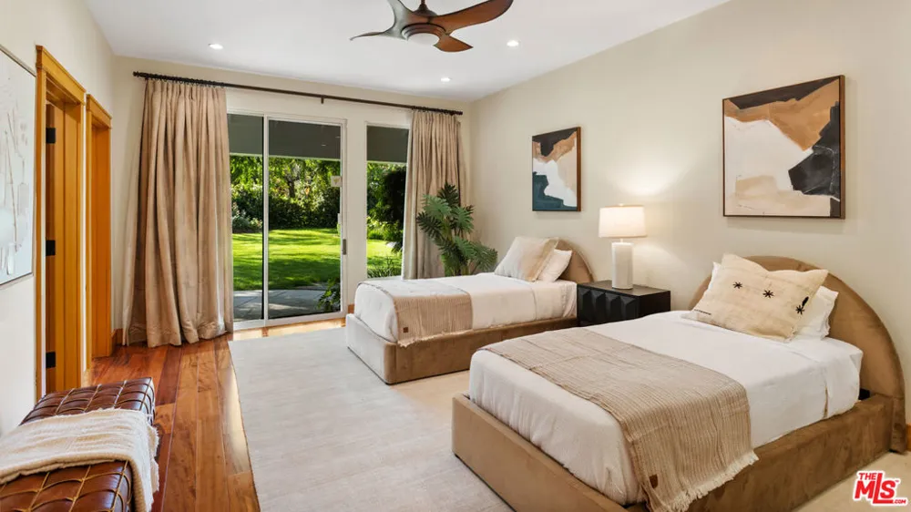 4816 Encino Avenue Encino, CA 91316