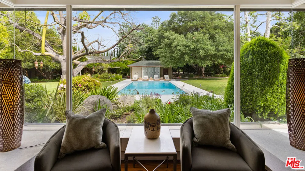 4816 Encino Avenue Encino, CA 91316