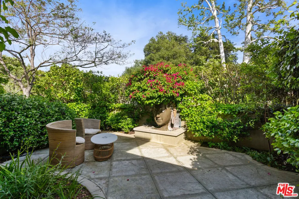 4816 Encino Avenue Encino, CA 91316