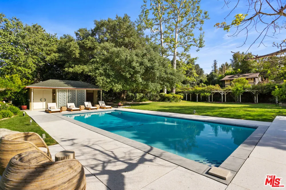 4816 Encino Avenue Encino, CA 91316