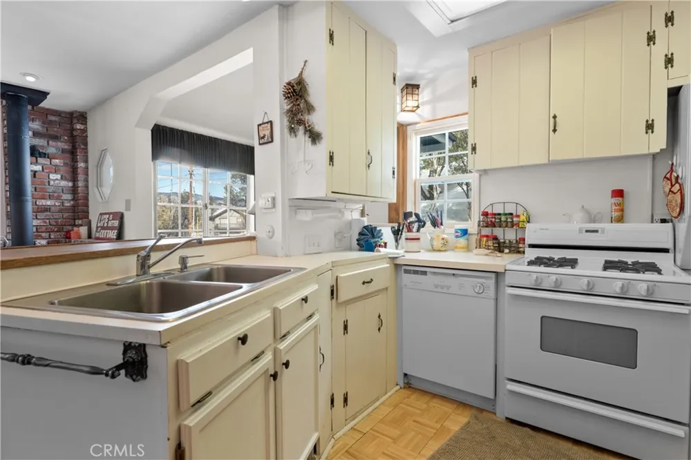 800 Cameron Drive Big Bear Lake, CA 92315
