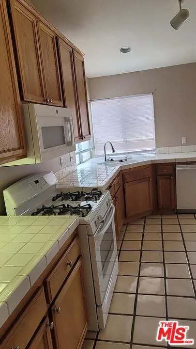40001 Palmetto Drive Palmdale, CA 93551
