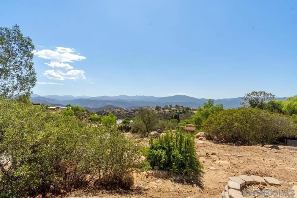 497 Mountain View Road El Cajon, CA 92021