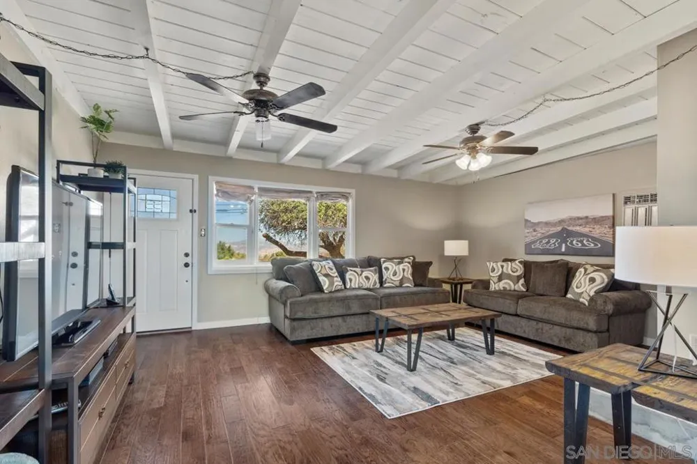 497 Mountain View Road El Cajon, CA 92021