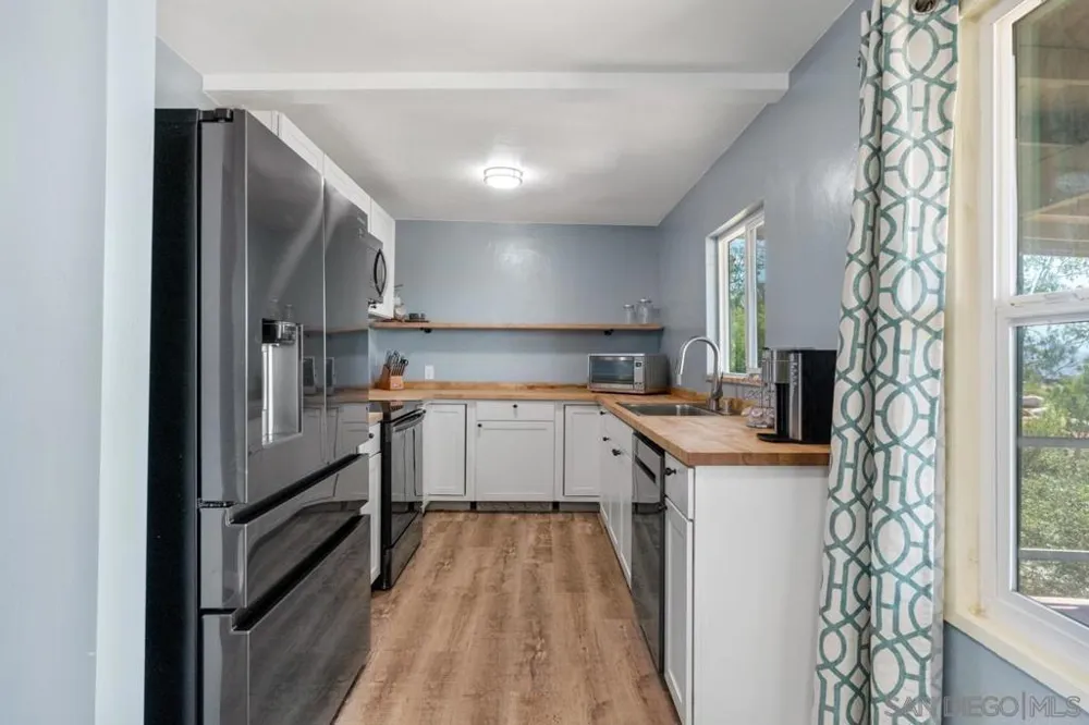 497 Mountain View Road El Cajon, CA 92021