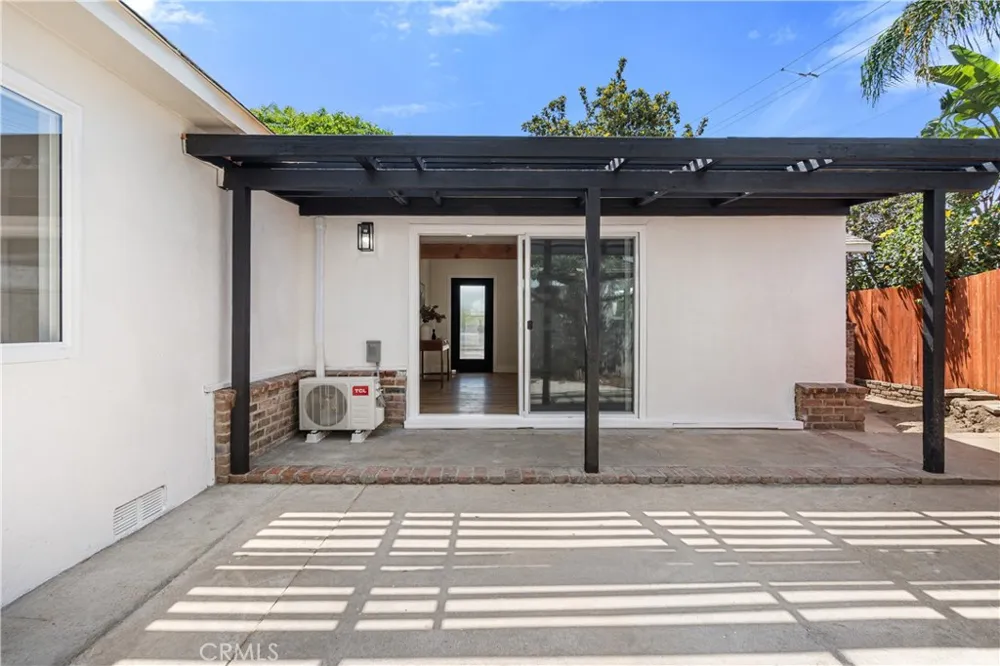 884 Lewis Street Pomona, CA 91768