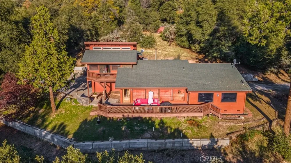 42203 Oak Lane Oakhurst, CA 93644