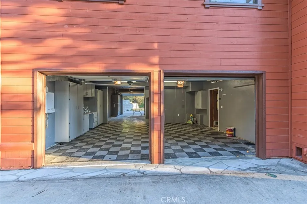 42203 Oak Lane Oakhurst, CA 93644