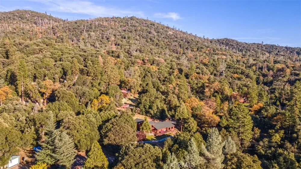 42203 Oak Lane Oakhurst, CA 93644