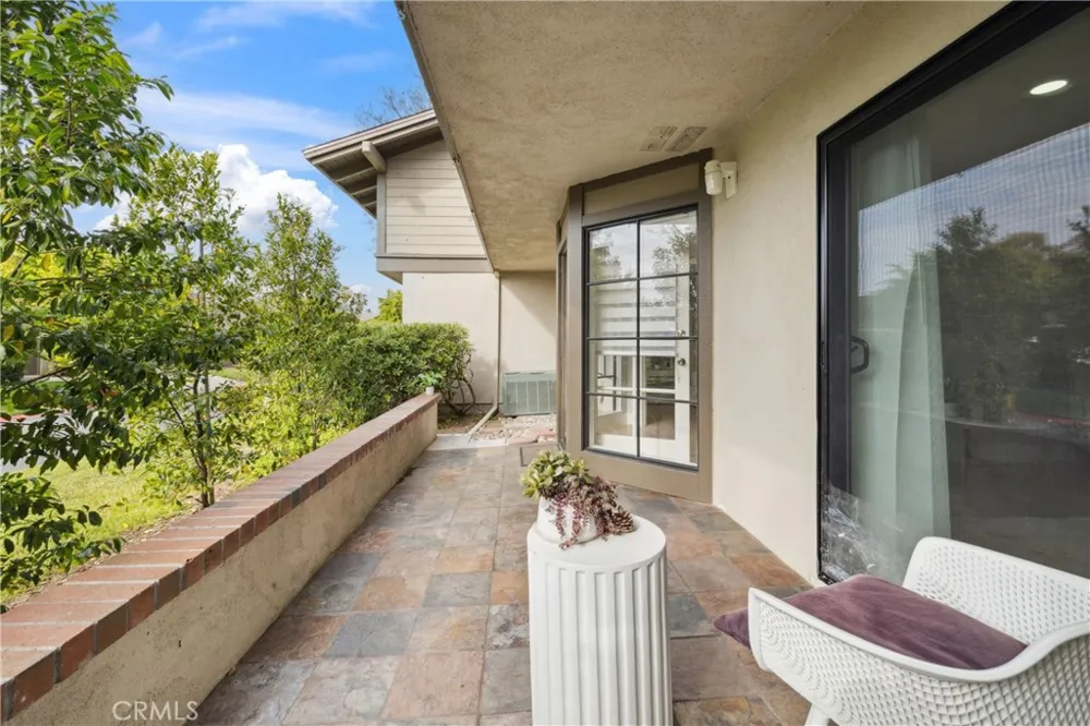 25 Palos #62 Irvine, CA 92612