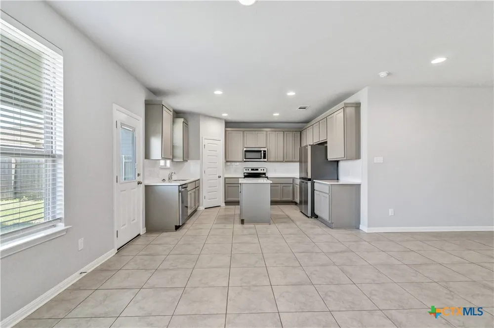 128 Old Stagecoach Road Jarrell, TX 76537