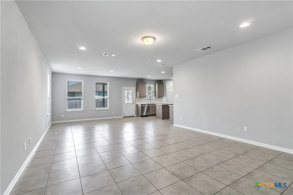 128 Old Stagecoach Road Jarrell, TX 76537