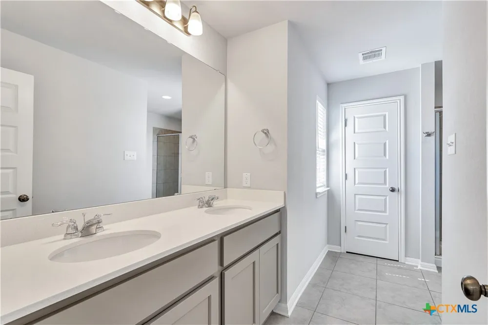 128 Old Stagecoach Road Jarrell, TX 76537