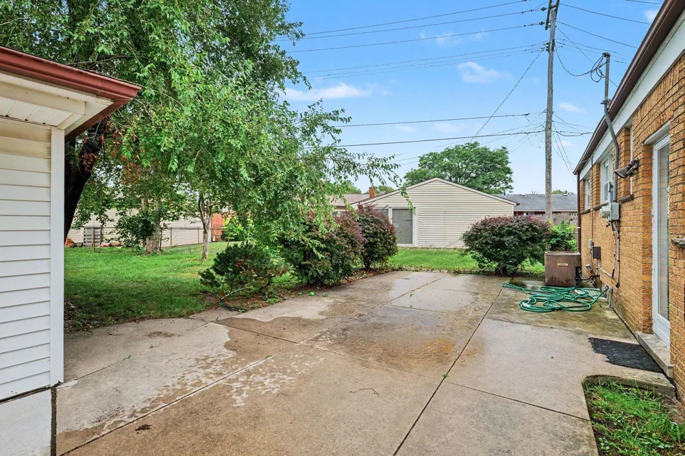 18229 Rainbow Road Unknown, MI 48026