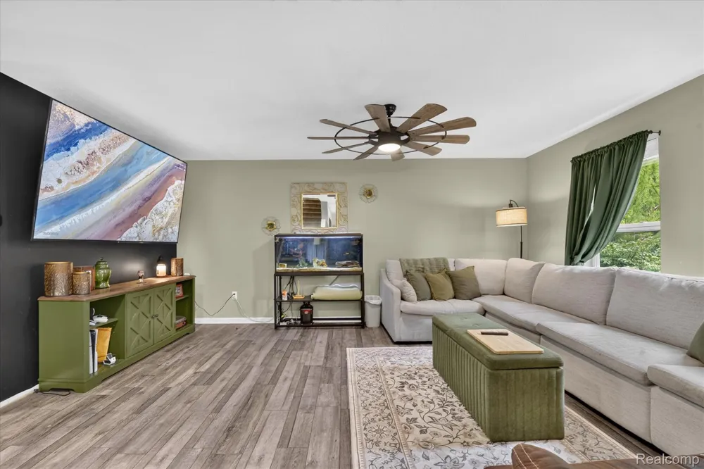 1863 Greton Drive Frenchtown Township, MI 48162