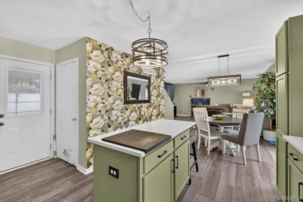 1863 Greton Drive Frenchtown Township, MI 48162
