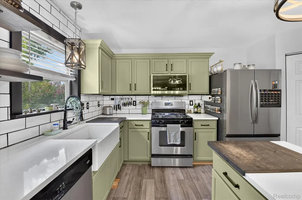 1863 Greton Drive Frenchtown Township, MI 48162
