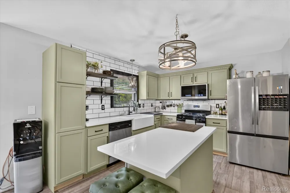 1863 Greton Drive Frenchtown Township, MI 48162