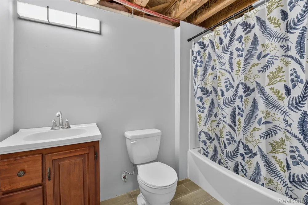 1863 Greton Drive Frenchtown Township, MI 48162