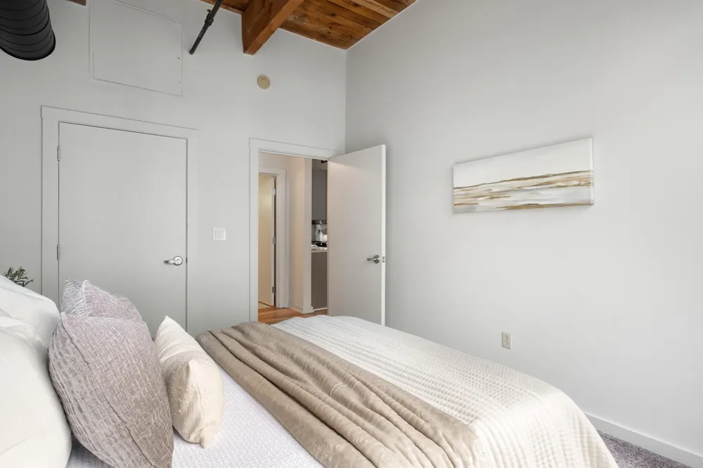 940 Monroe Avenue NW #221 Grand Rapids City, MI 49503