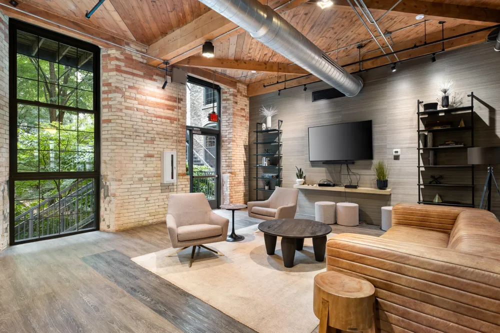 940 Monroe Avenue NW #221 Grand Rapids City, MI 49503