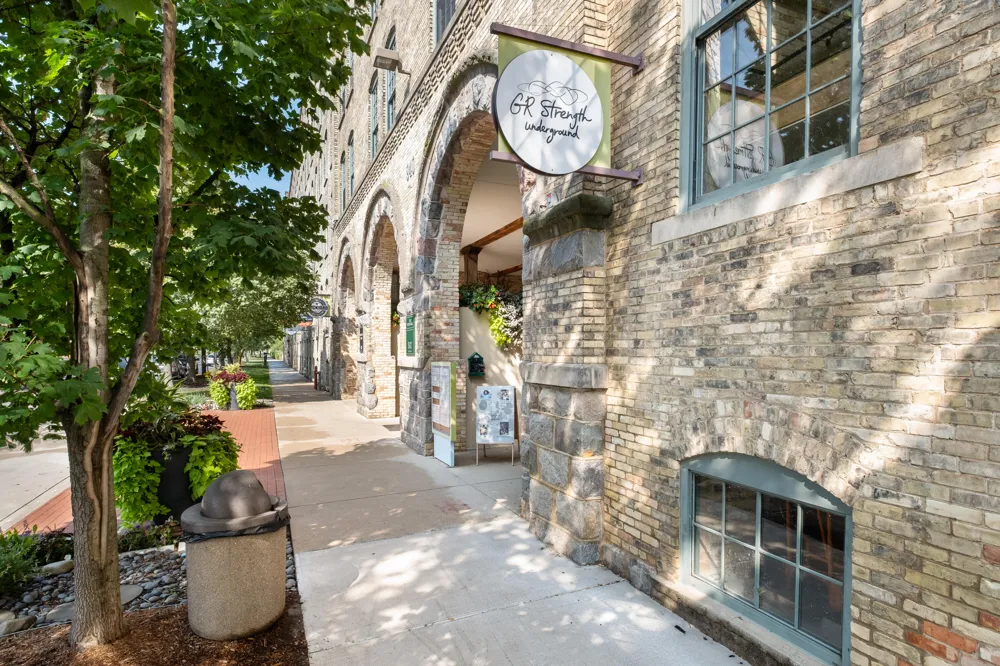940 Monroe Avenue NW #221 Grand Rapids City, MI 49503