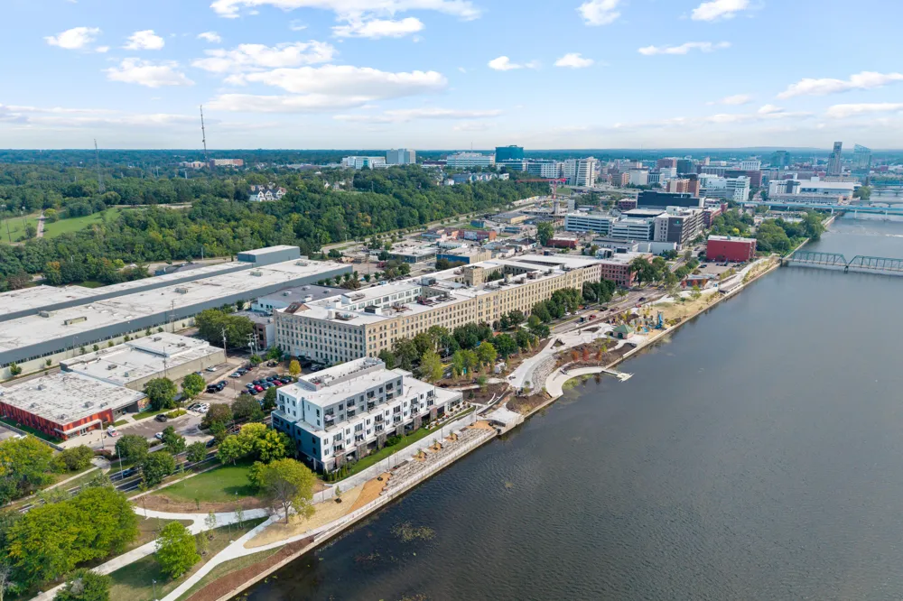 940 Monroe Avenue NW #221 Grand Rapids City, MI 49503