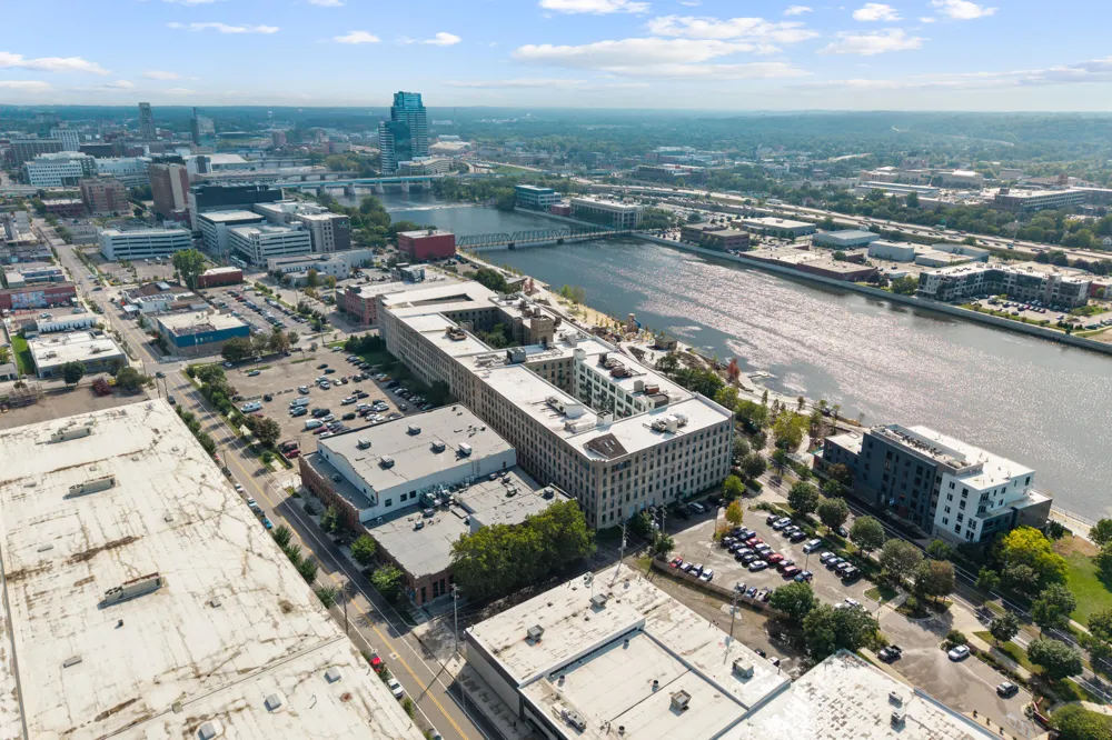 940 Monroe Avenue NW #221 Grand Rapids City, MI 49503