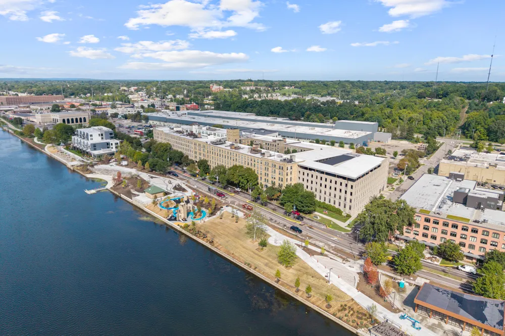 940 Monroe Avenue NW #221 Grand Rapids City, MI 49503