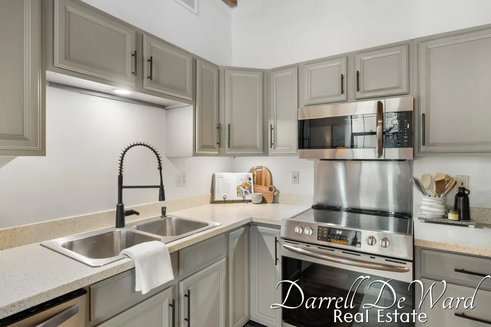 940 Monroe Avenue NW #221 Grand Rapids City, MI 49503