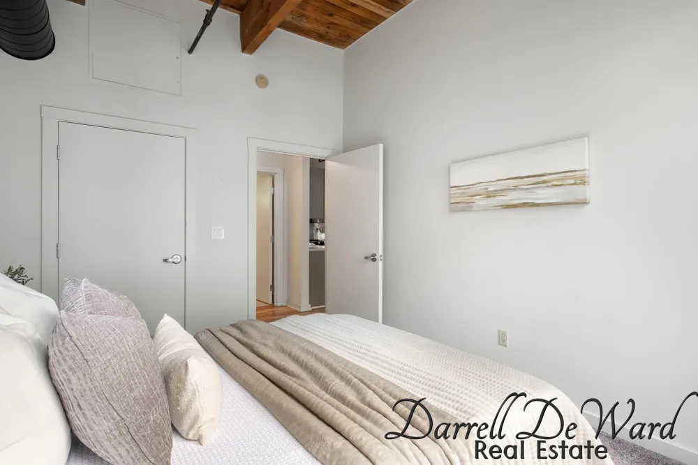 940 Monroe Avenue NW #221 Grand Rapids City, MI 49503