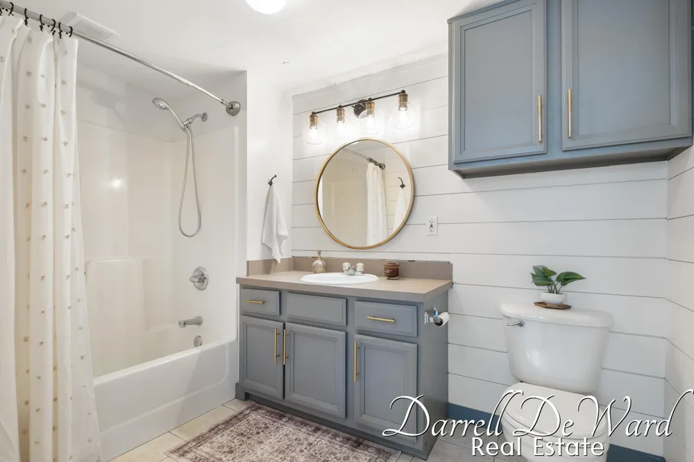 940 Monroe Avenue NW #221 Grand Rapids City, MI 49503