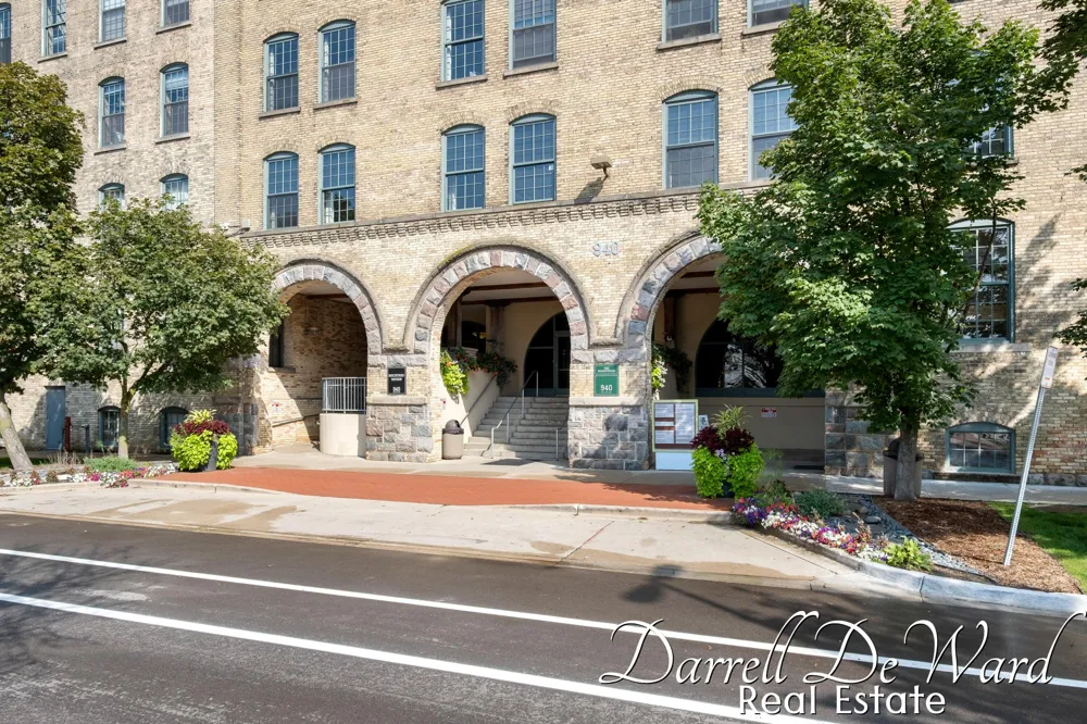940 Monroe Avenue NW #221 Grand Rapids City, MI 49503