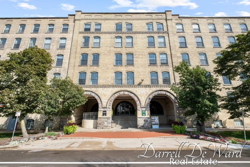 940 Monroe Avenue NW #221 Grand Rapids City, MI 49503