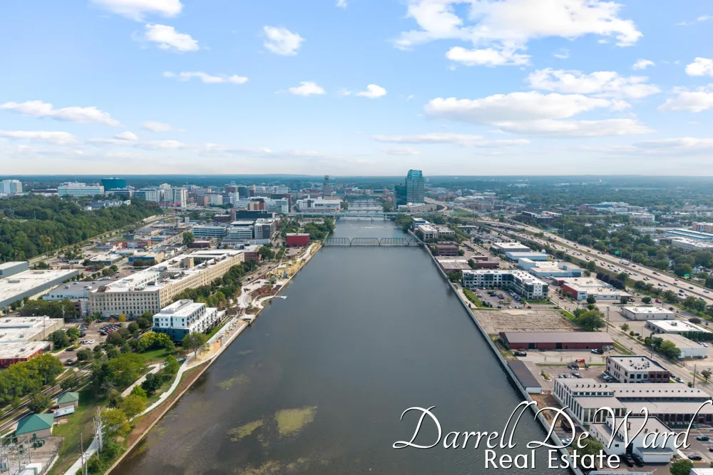 940 Monroe Avenue NW #221 Grand Rapids City, MI 49503