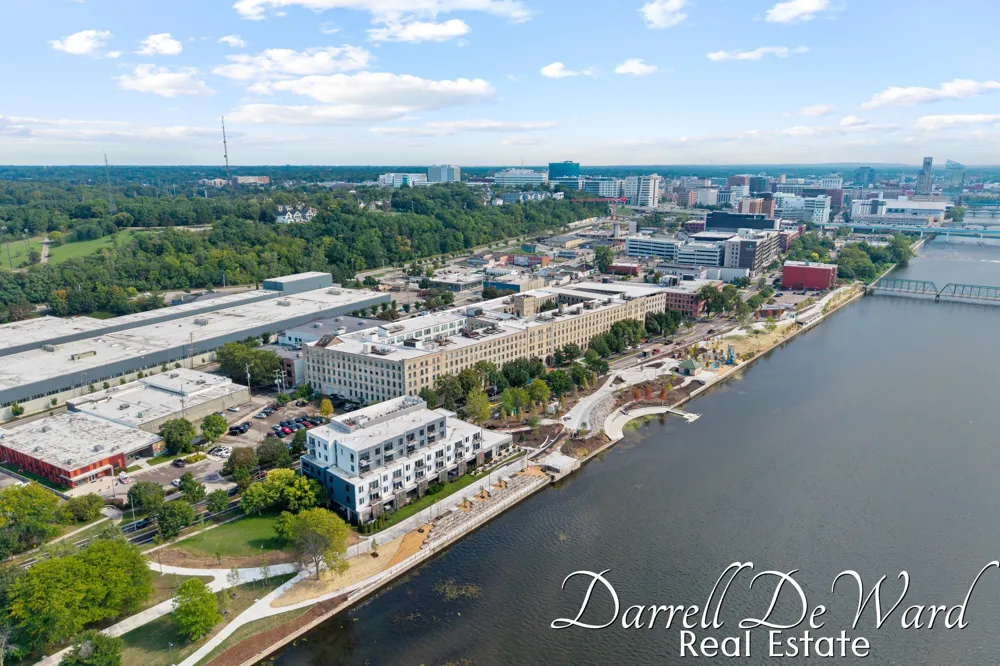 940 Monroe Avenue NW #221 Grand Rapids City, MI 49503