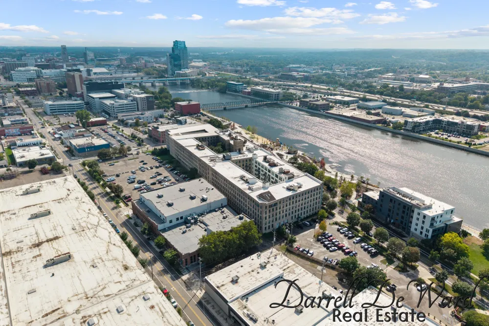 940 Monroe Avenue NW #221 Grand Rapids City, MI 49503