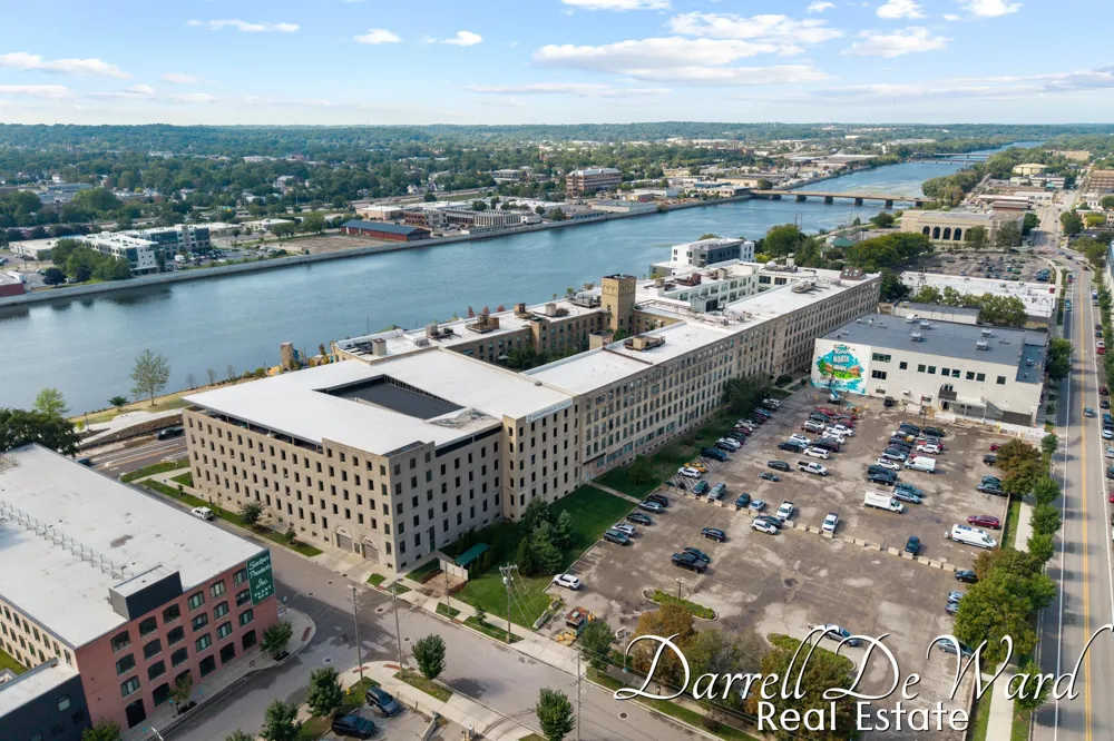 940 Monroe Avenue NW #221 Grand Rapids City, MI 49503