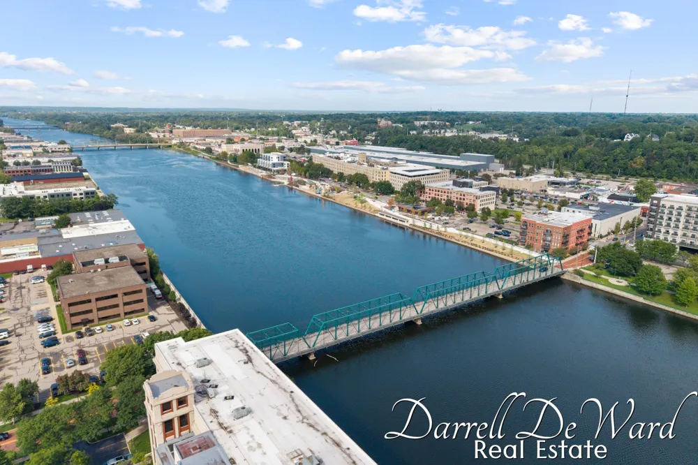 940 Monroe Avenue NW #221 Grand Rapids City, MI 49503