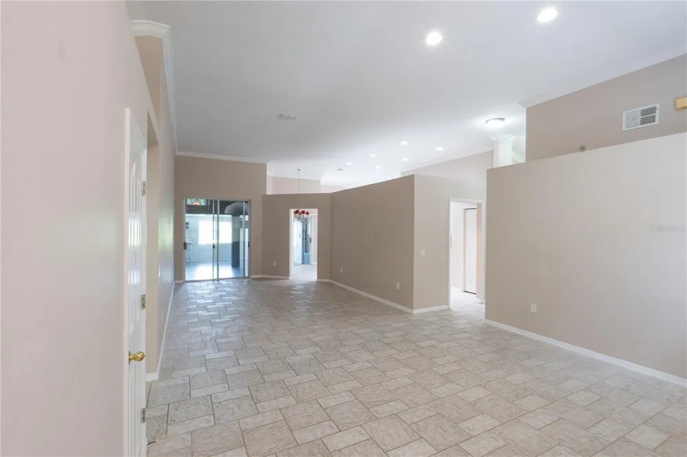 16505 LAKE HEATHER DRIVE Tampa, FL 33618