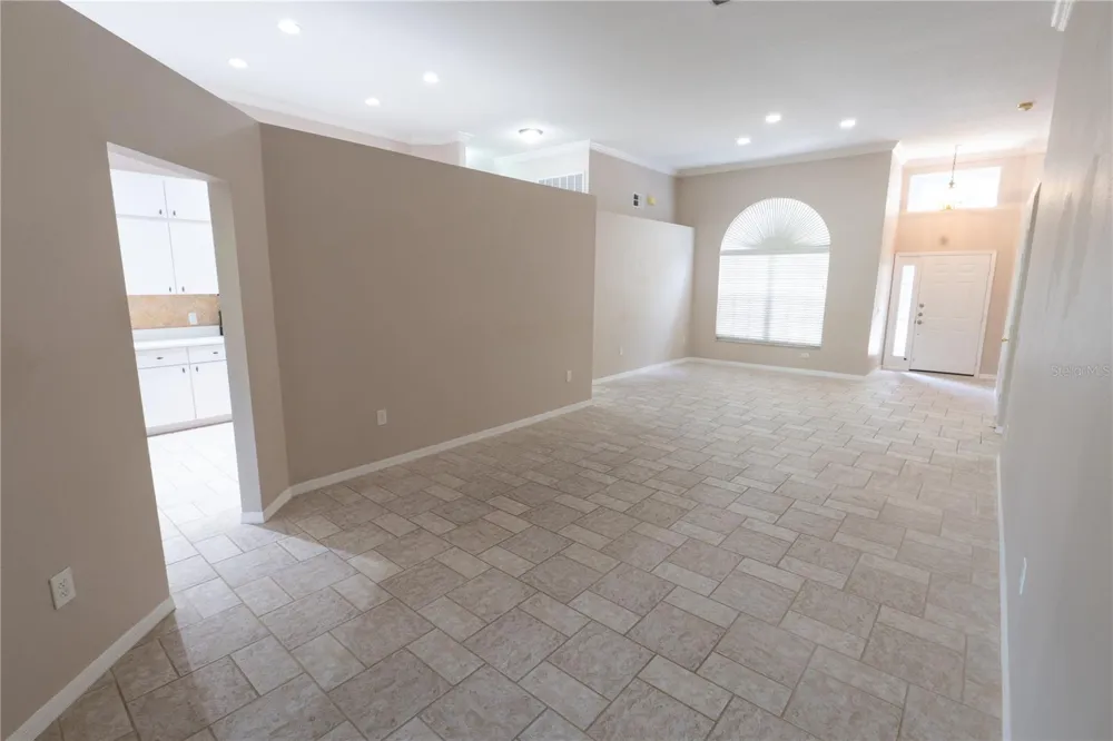 16505 LAKE HEATHER DRIVE Tampa, FL 33618