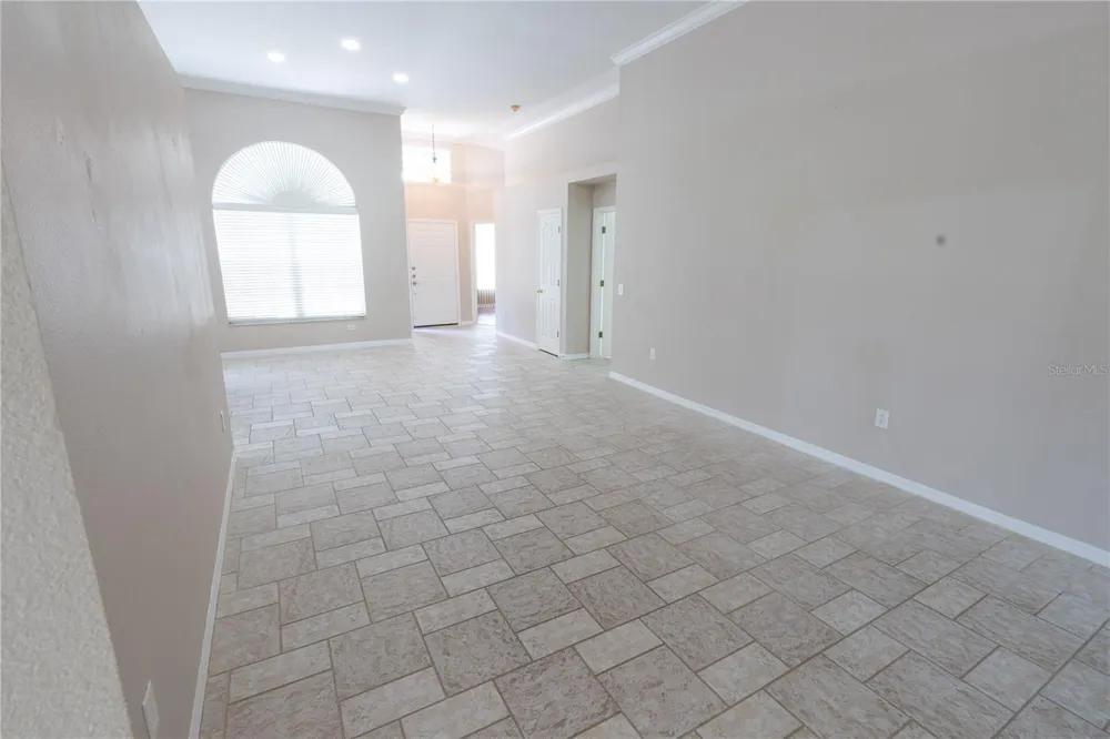 16505 LAKE HEATHER DRIVE Tampa, FL 33618