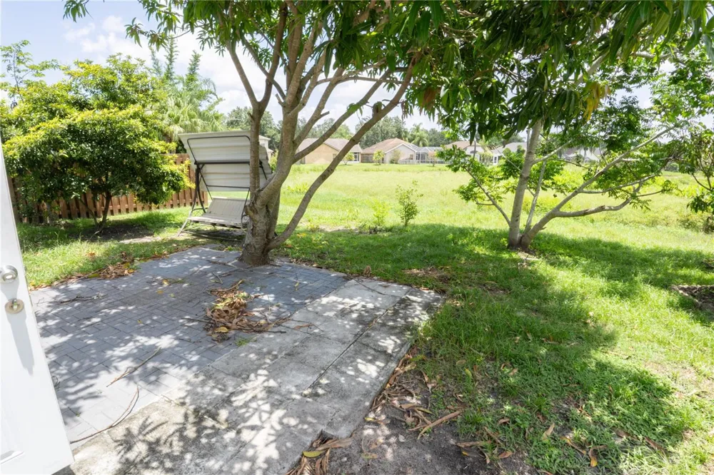 16505 LAKE HEATHER DRIVE Tampa, FL 33618