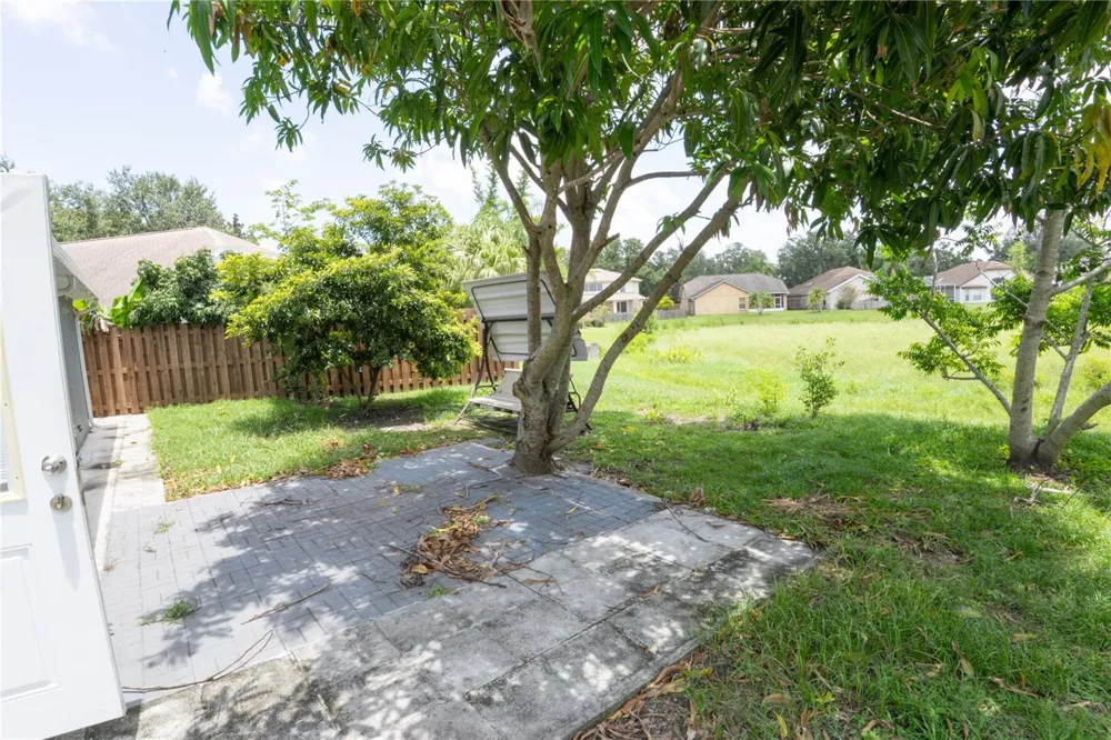 16505 LAKE HEATHER DRIVE Tampa, FL 33618