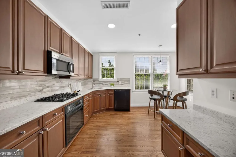 1735 Peachtree ST NE Atlanta, GA 30309